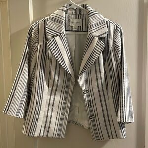 White House Black Market Cropped Blazer || Size 8